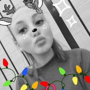 Meet your Posher, Alexis